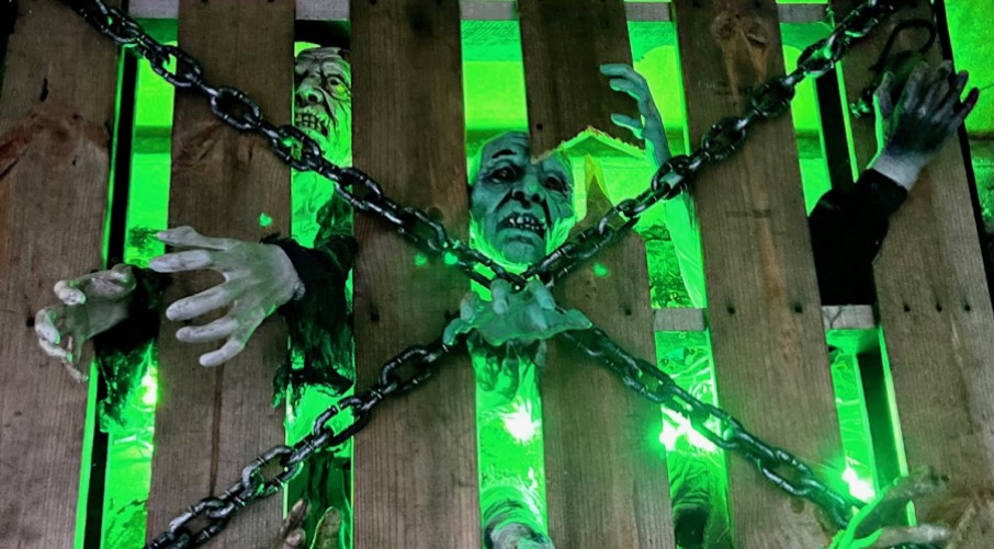 DIY Halloween zombie pit